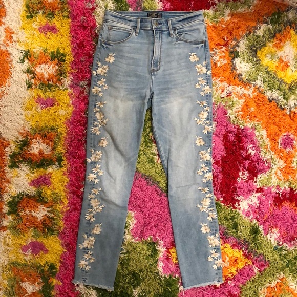 Abercrombie Embroidered Jeans Size 4r27 